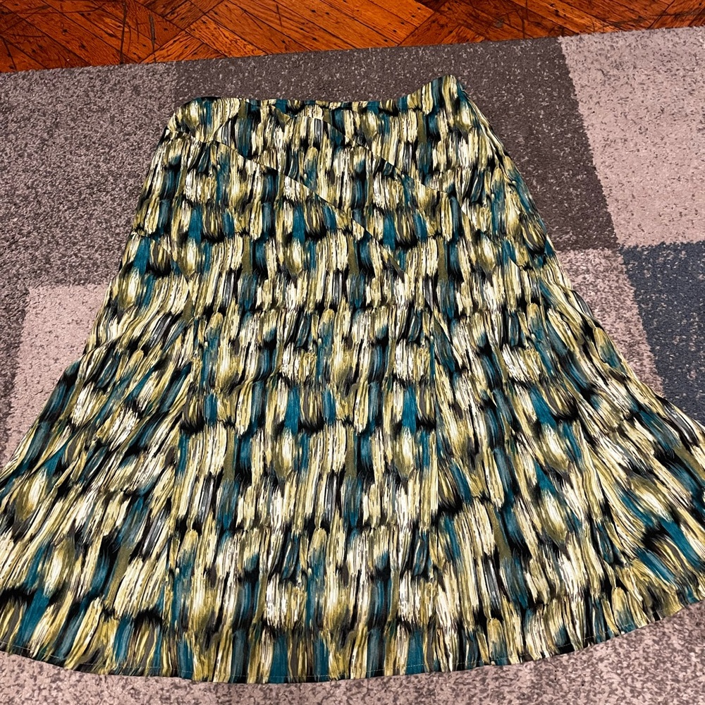 Mid length skirt, printed